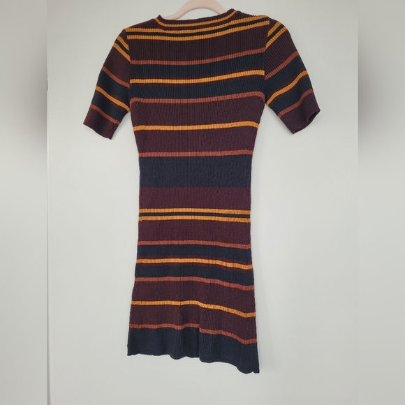 Sweater dress, size medium - Picture 2 of 7